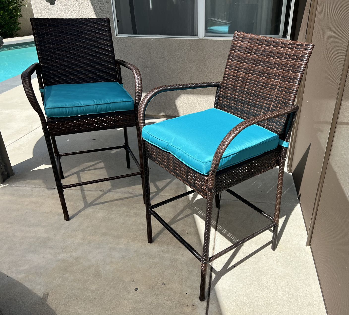 Patio Chair/ Kitchen Island Bar Chair (2 Assembled, 2 In Box)