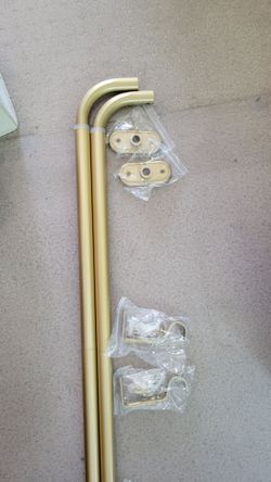 Gold Curtain Rod Set with Hardware