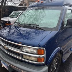 2002 Chevrolet Express 