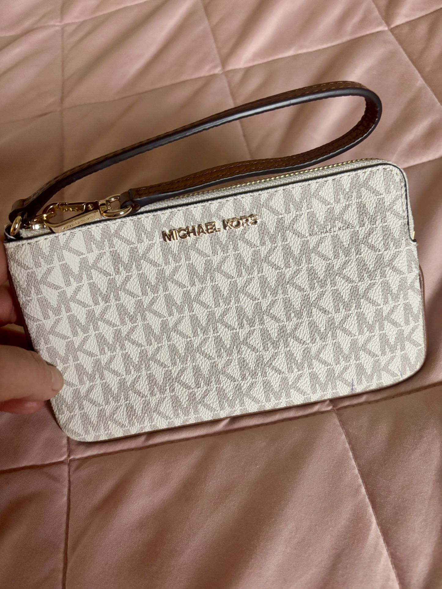 Michael Kors Wristlet 
