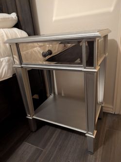 Mirror night stands (2)