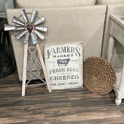 Country decor includes all three pieces