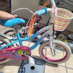 Schwinn Iris Little Girls Bike With Basket And Training Wheels