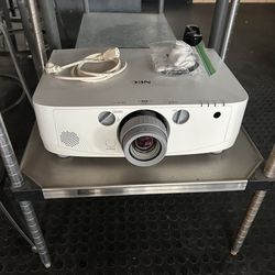 NEC PA550W Projector 