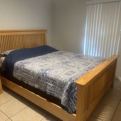 Wooden Queen Size Bedroom Set