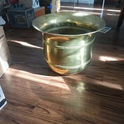 Large Gold Decor / Plant Pot