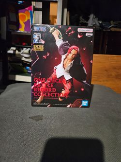 Banpresto One Piece Shanks Battle Record Collection Figure