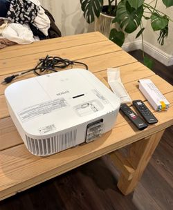 Epson Home Cinema 2350 4K PRO-UHD Smart Projector