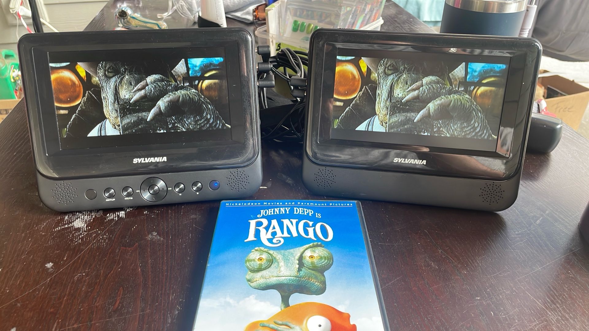 Sylvania 2 screen DVD player