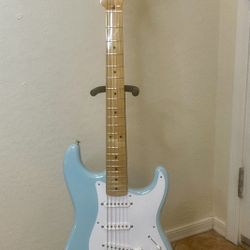 Urgent!!! Fast cash sale! 4 Guitars And Amp. See Description 