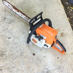 CHAINSAW STIHL 250 COMMERCIAL!  ITS IN VERY VERY GOOD CONDITION!  TUNED UP READY!
