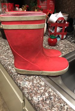 Rain boots size 11
