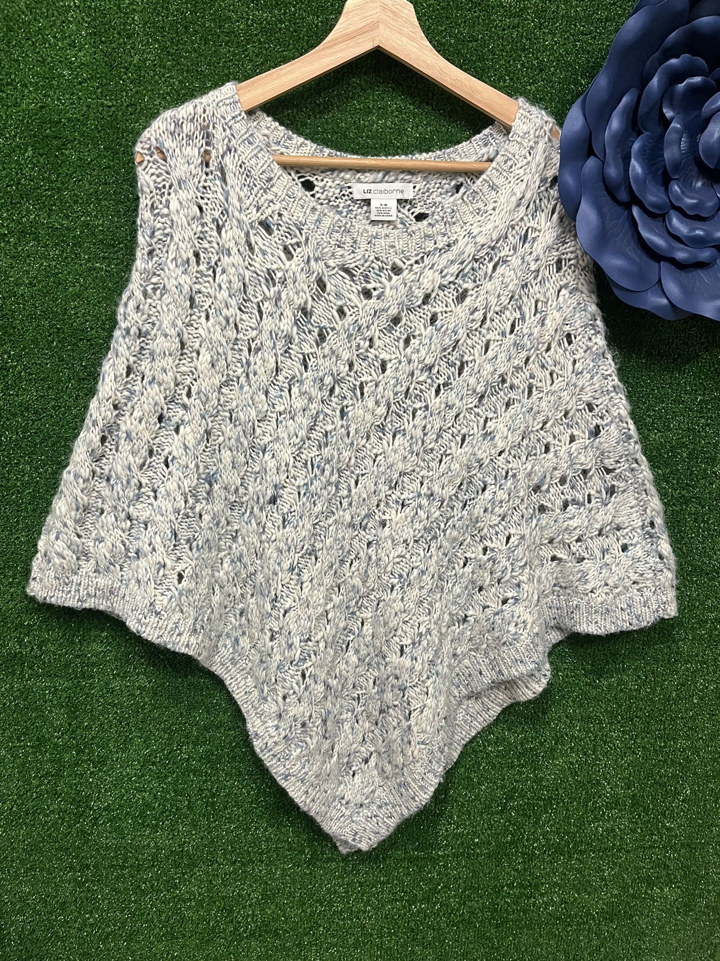 Liz Claiborne White And Baby Blue Sweater Poncho Size S-M
