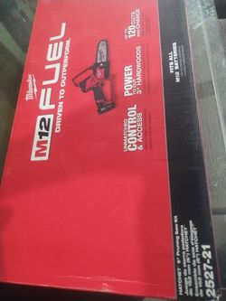 Milwaukee m12 hatchet 6" pruning saw kit
