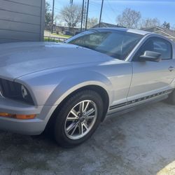 2005 Ford Mustang V6