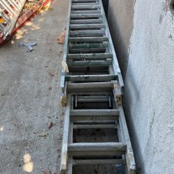 Escalera dos 28 pies $200