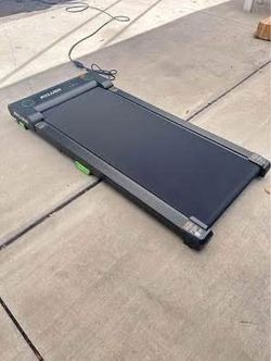 FREE 🎁 with purchase- New walking treadmill Pad With minor crack (see Pics)