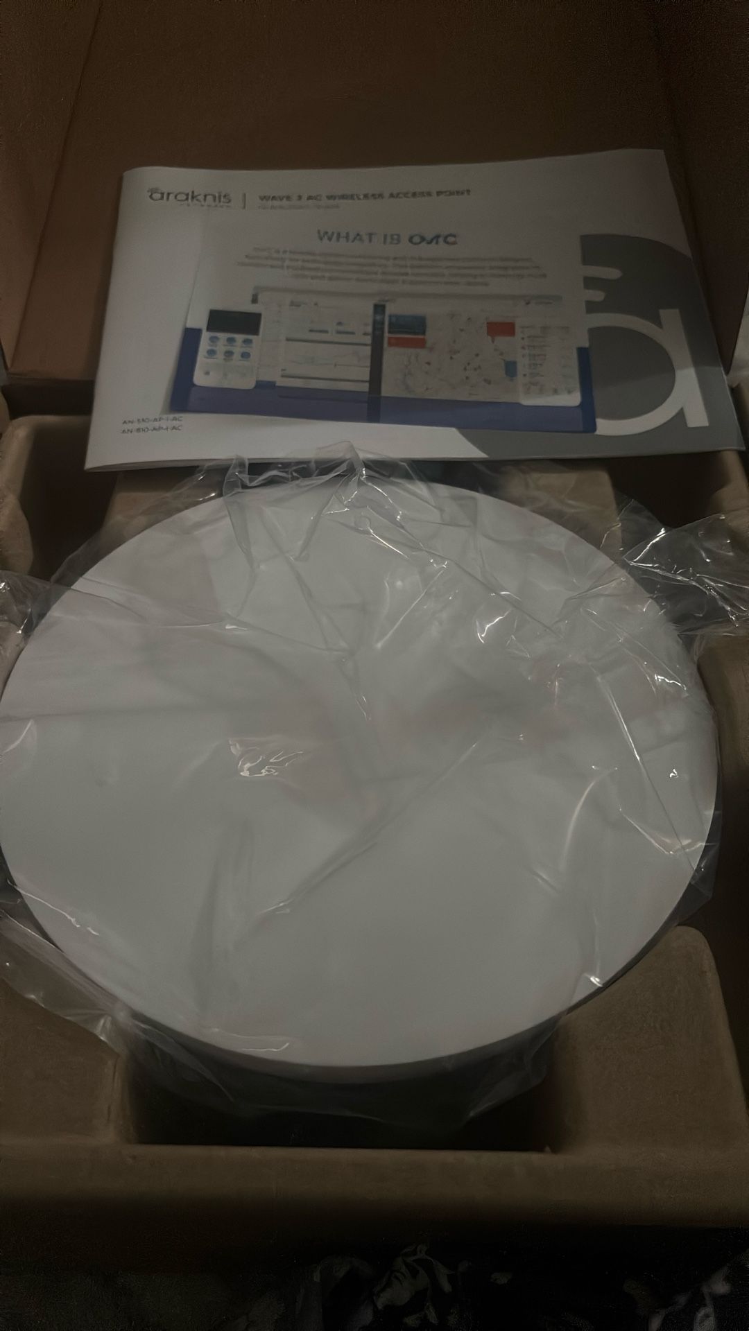 Araknis Networks Access Point ( WiFi Extender)