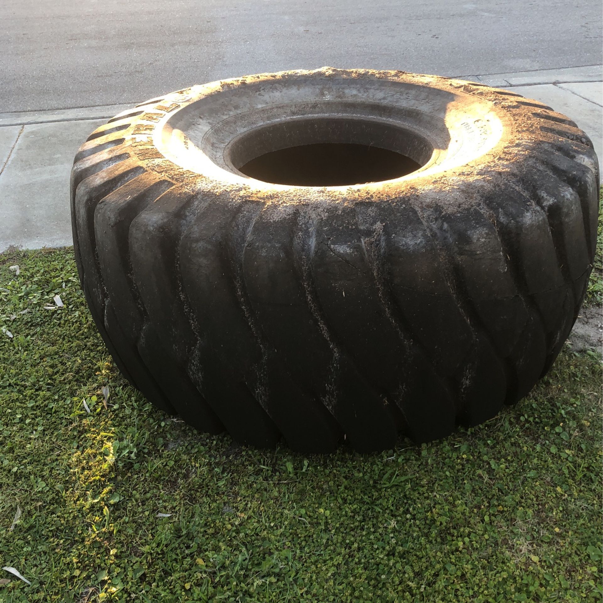 General Tire 26.5 ~25 For Training 