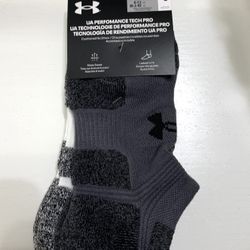 UNDER ARMOUR 3 PACK OF LADIES SOCKS/ SIZE8:9 / BRAND NEW 