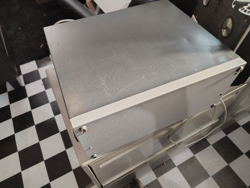 Kaypro 2x luggage computer