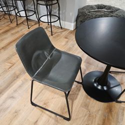 Table and Chair Set 