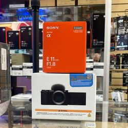 Sony ZV-E10 With Sony E11mm F1.8 