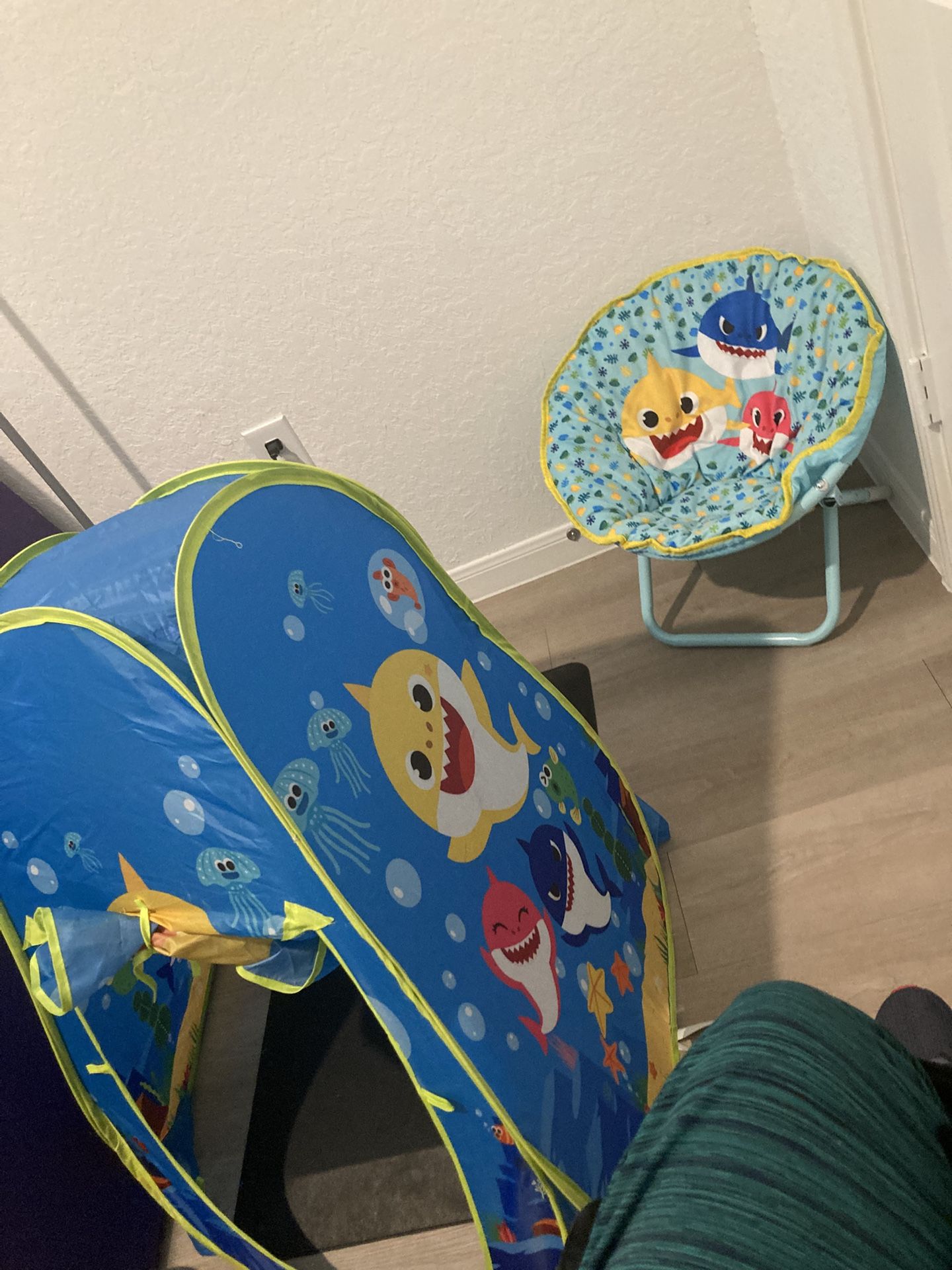 Baby Shark Kids Tent And Chair Bundle