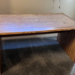Free desk
