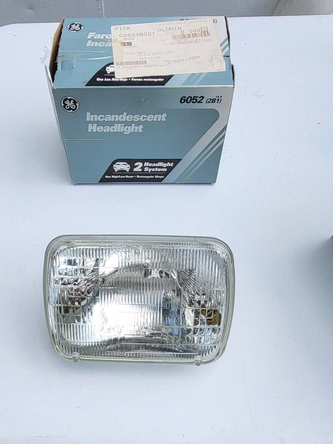 GE 6052 Headlights 2 NEW $10.00 Firm