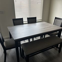 Dining Room Table/Chairs/Bench