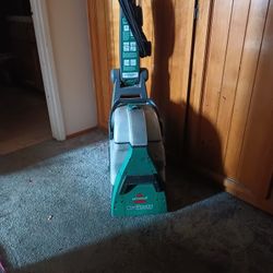 Bissell Carpet Shampooer