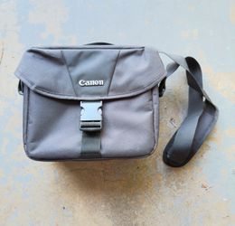 Canon EOS 200ES Shoulder Camera Bag For Sale!