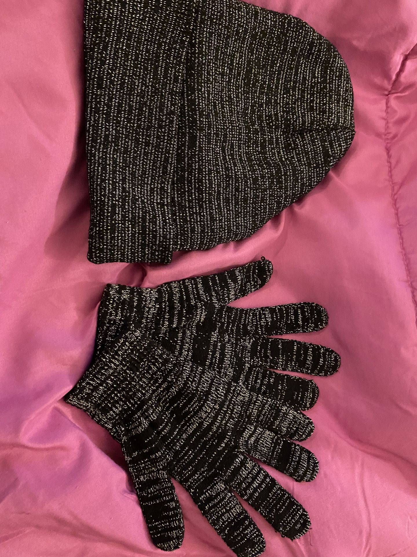 New Matching Beanie And Mittens Set ! 