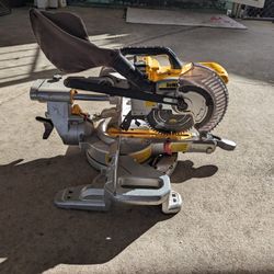 DeWalt Metal Saw