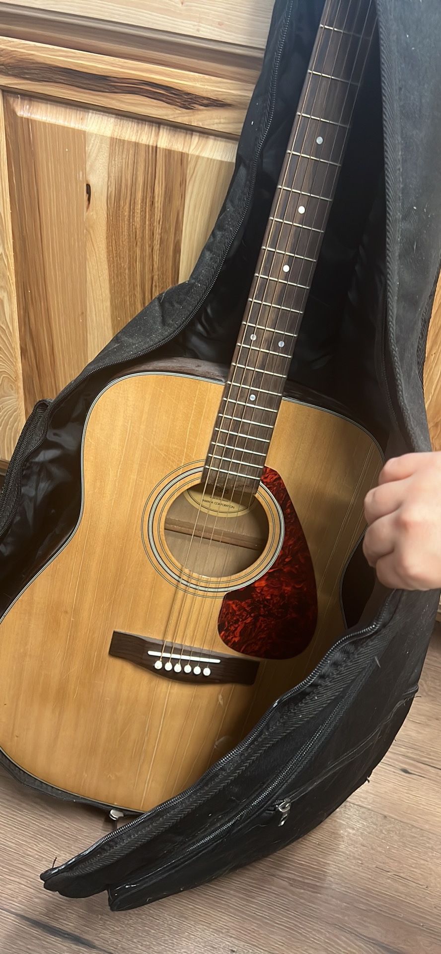 Yamaha F325 Acoustic Guitar 