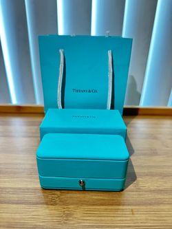 Tiffany T Smile Mini Earrings - 18k Gold
