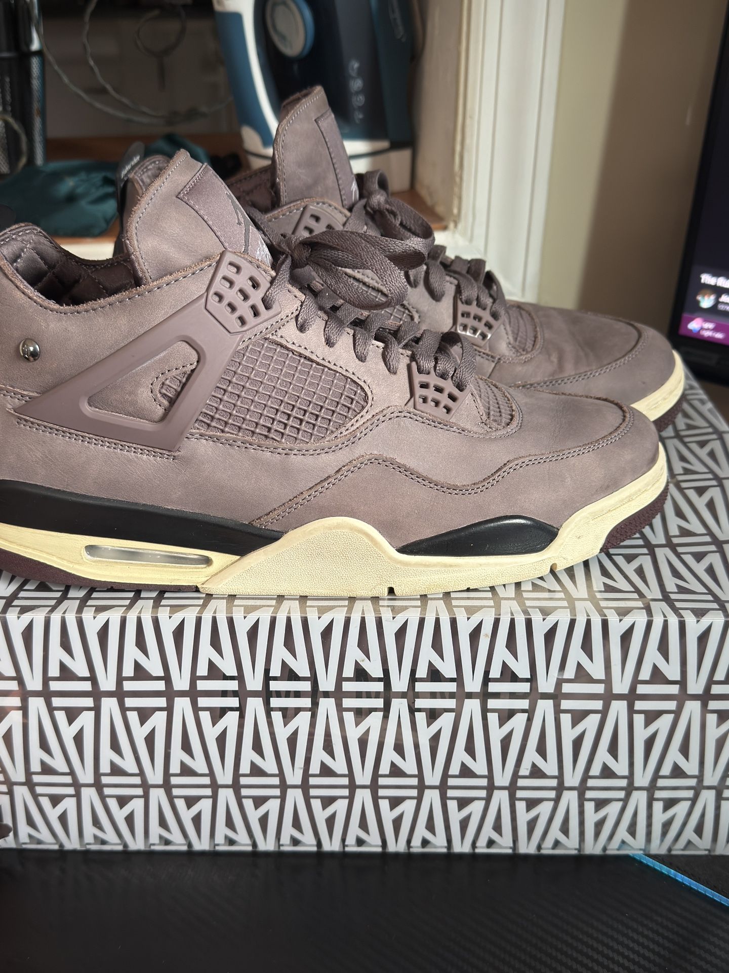 A Ma Maniere Jordan 4 Size 13