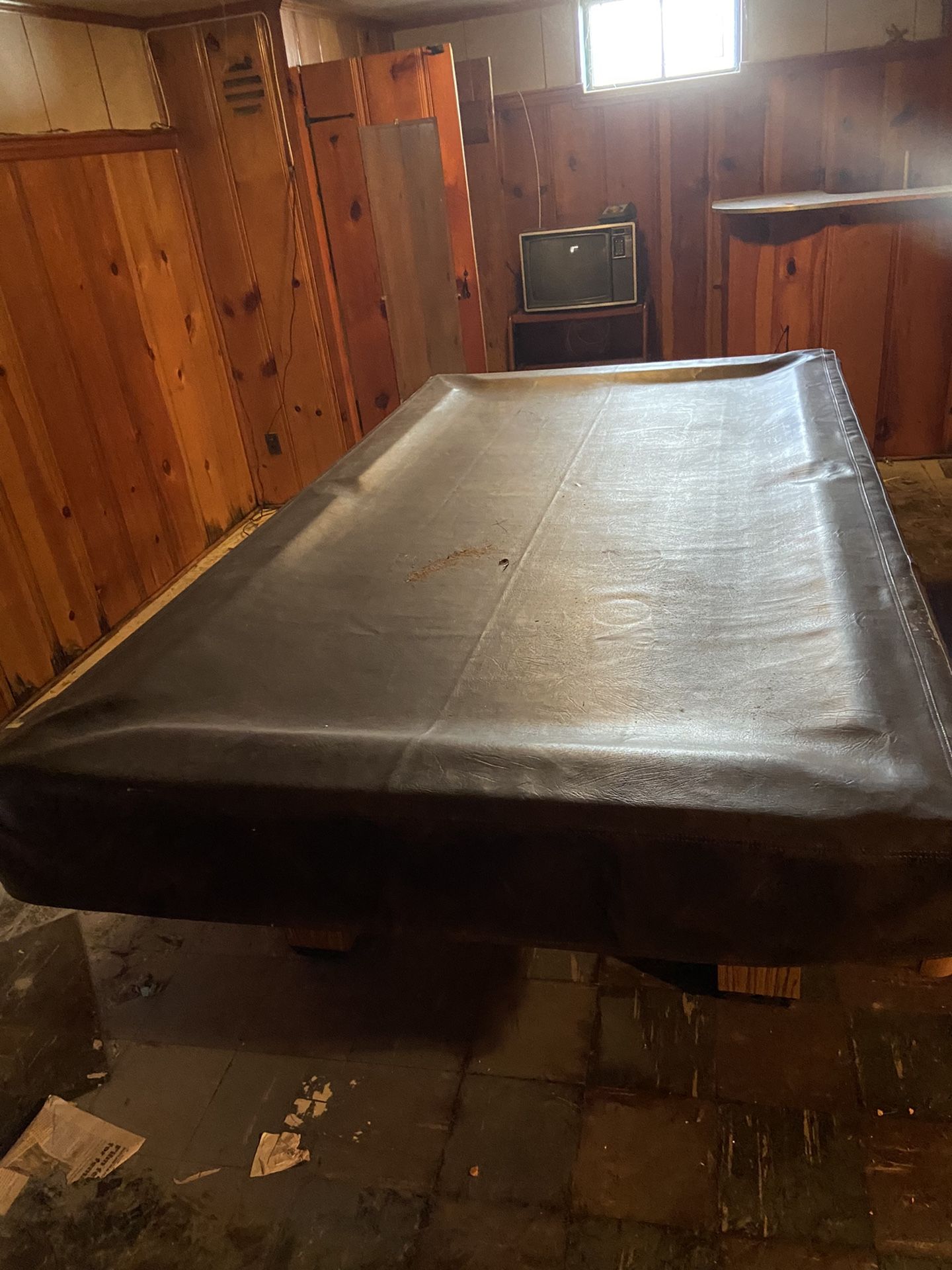 Pool table