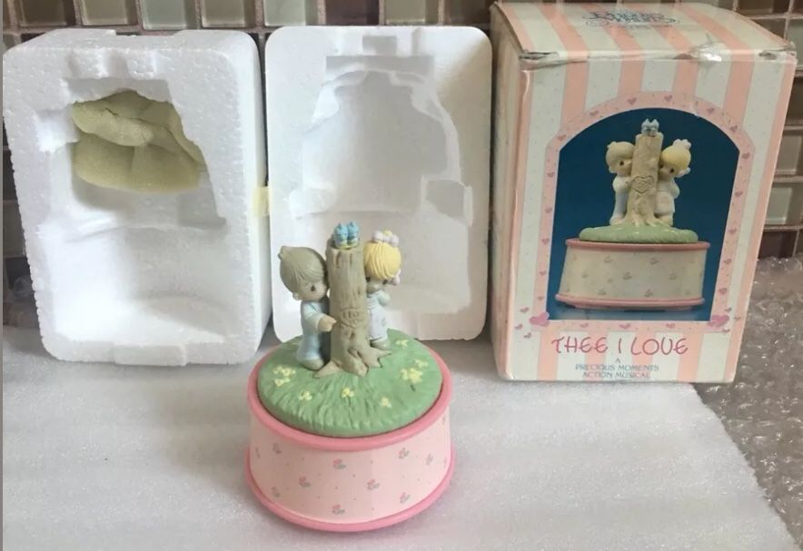 Enesco Precious Moments collectible 1989 "Thee I Love" Action Musical Plays "True Love" and it turns. Pre-Owned