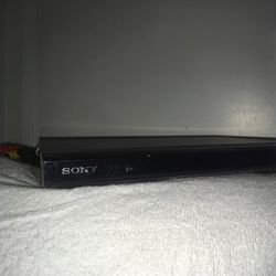 SONY  DVD / CD Player 