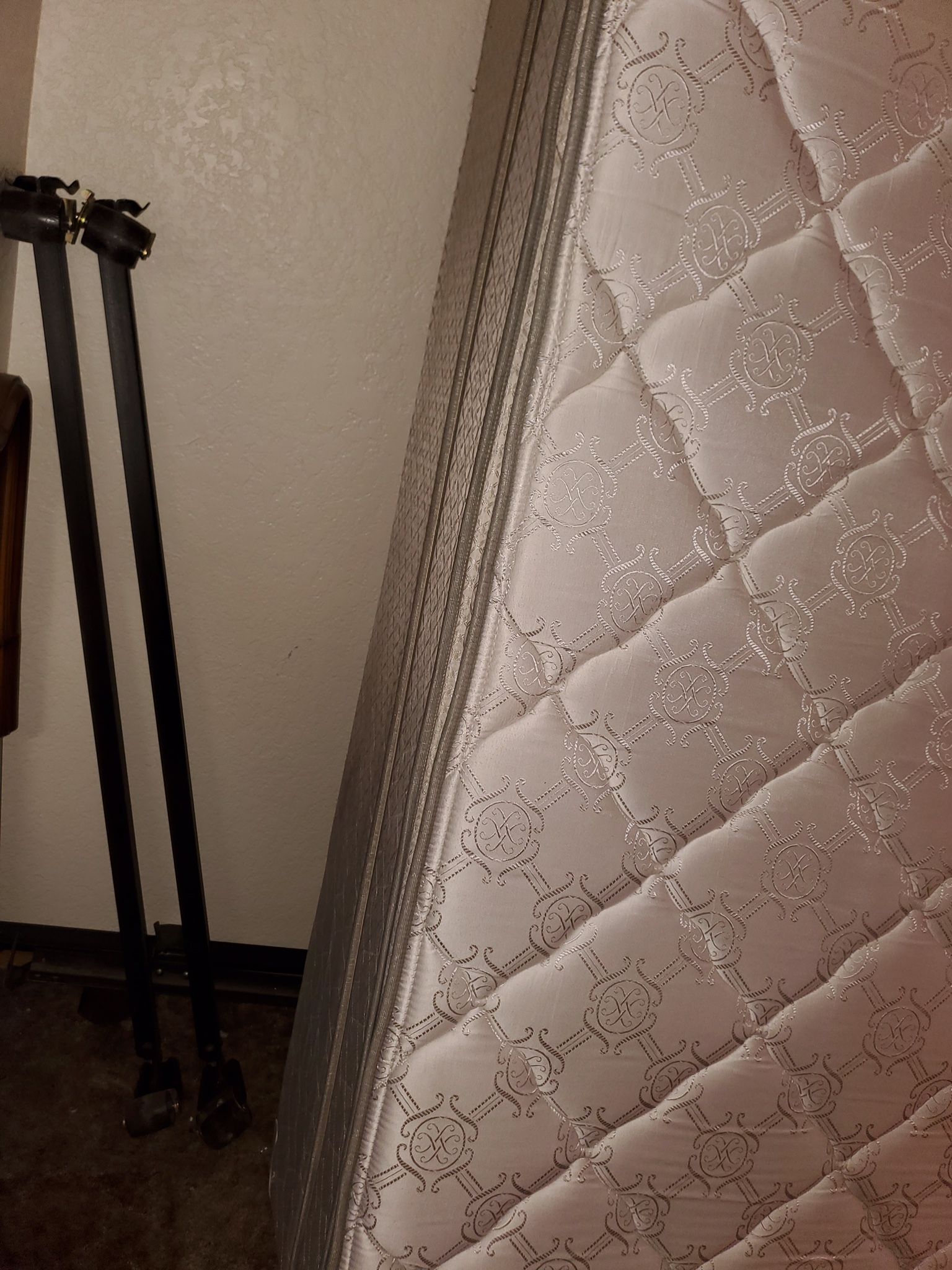 Full size Mattress and Box springs for Sale in Puyallup, WA OfferUp