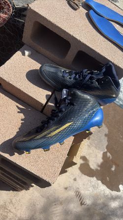 FOOTBALL CLEATS
