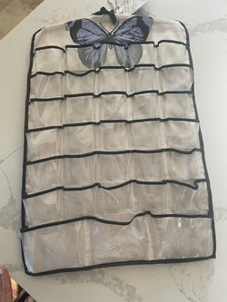 Two-sided hanging jewelry organizer