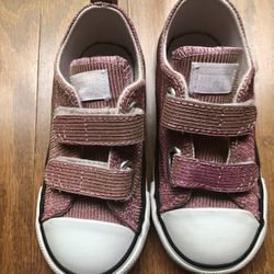 Brand New W/o Tags Converse Sneakers