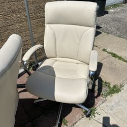 Office Chairs 