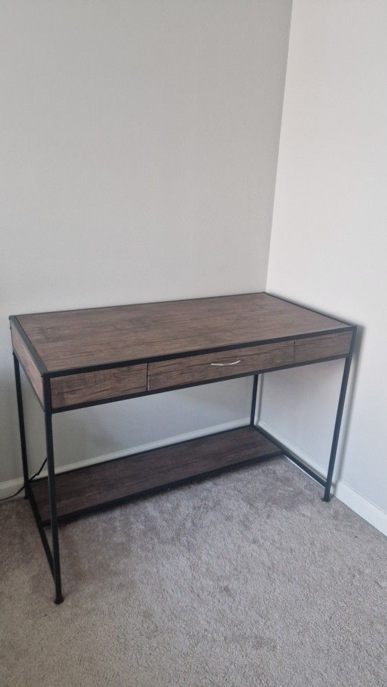 Brown Desk Table/ Office Desk
