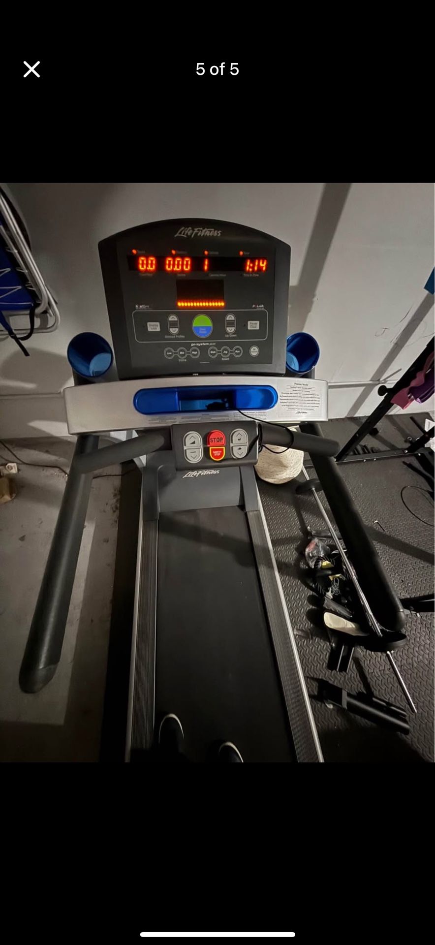 Life fitness treadmill