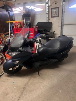 2022 Suzuki  Scooter with Helmet