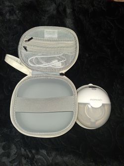 Momcozy Wearable Breast Pump with Case
